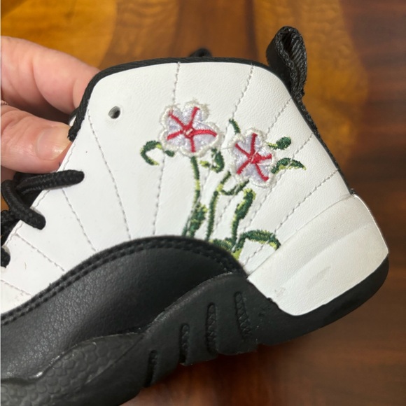 Nike Jordan's Size 8 - Picture 4 of 9